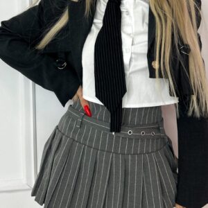 Szorty plisowane z paskiem szare w paski W14