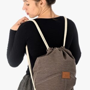 Plecak worek z kieszeniami brązowy